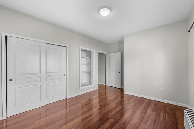 Building Photo - 845 Newark Ave