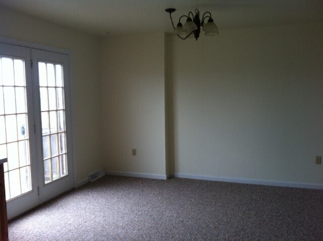 Building Photo - 200 Robin Hill Cir