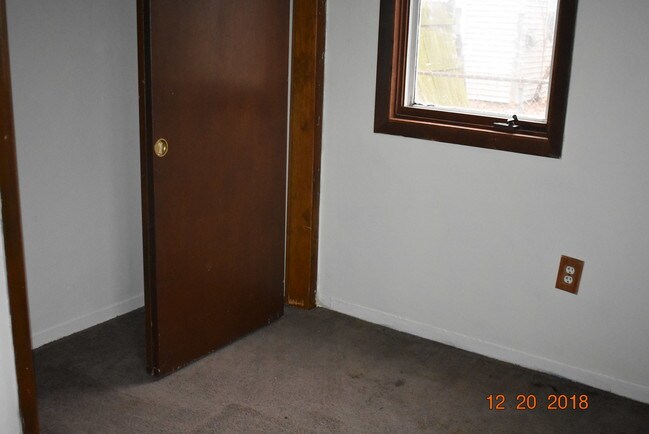 Building Photo - 621 Sangamon Rd