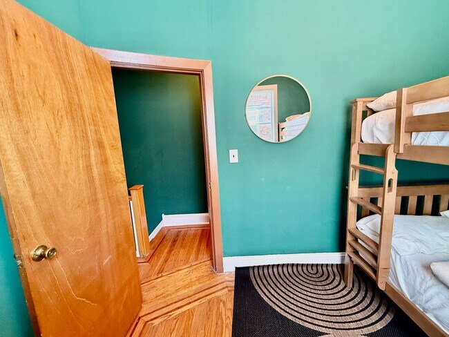 Building Photo - SPACIOUS & MODERN 3 BED/2.5 BA HOUSE w/ AC-Inlaid HARDWOOD Flooring-WASHER/DRYER & Rear PATIO in ...