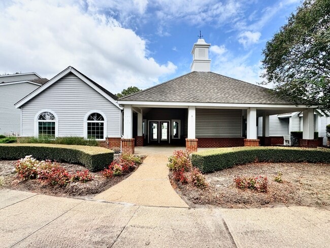 Building Photo - Updated 1st Floor/1-Level Condo Available NOW & Rent Includes Water, Sewer, Trash, Landscaping, F...