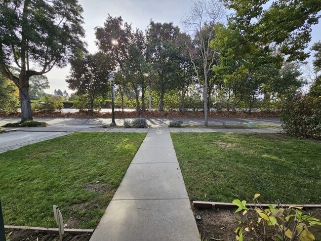 Building Photo - Charming 3 Bedroom Home in Southgate Neigh...