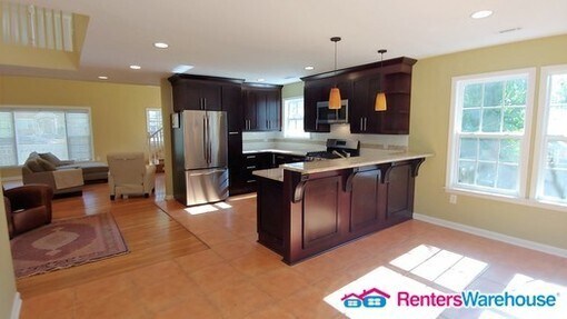 Building Photo - 1498 Deerwood Dr