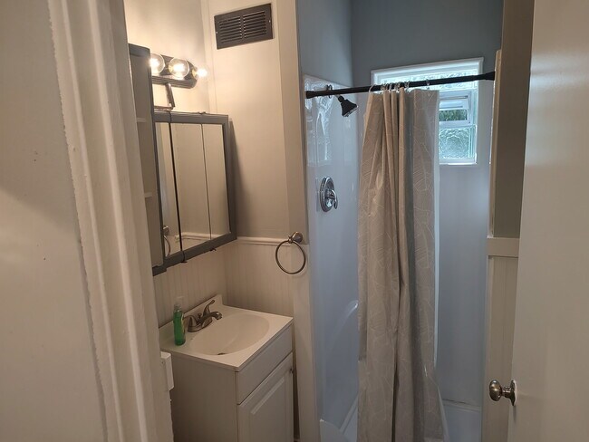 Building Photo - 74 W Moler St