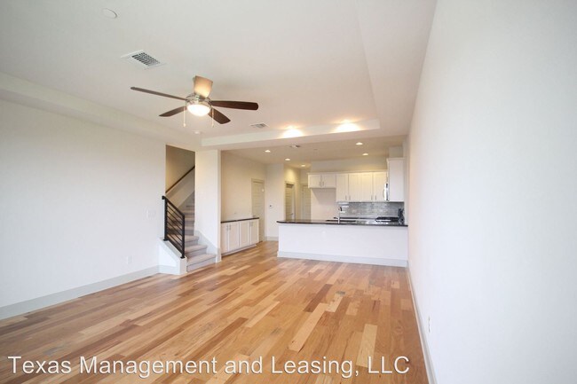 Building Photo - 2101 Town Centre Dr