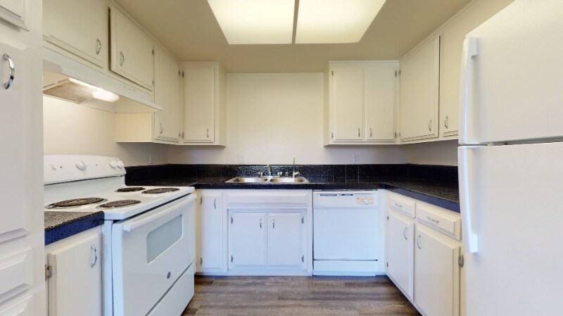 Building Photo - 1110 Meadow Lake Dr