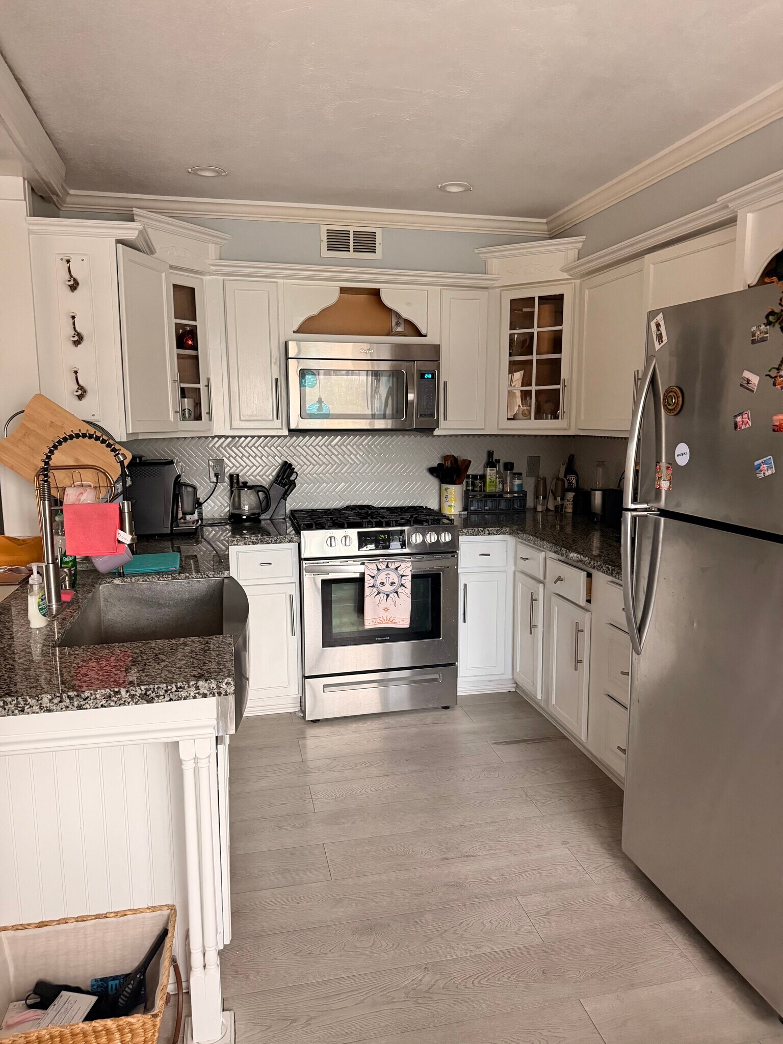 Kitchen - 3225 Casey Dr
