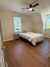 Building Photo - 911 Madden Bridge Rd