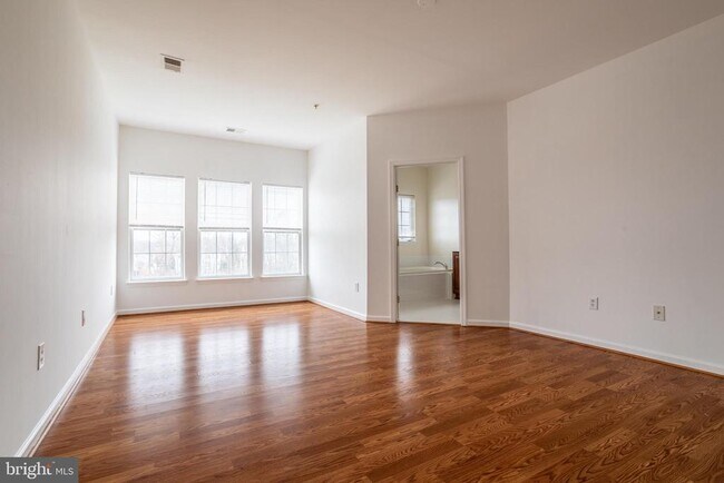 Building Photo - 9314 Penrose St