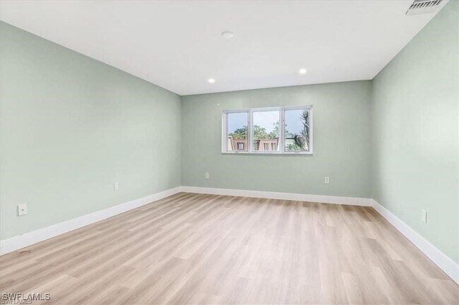 Building Photo - 407 Meadowlark Ln