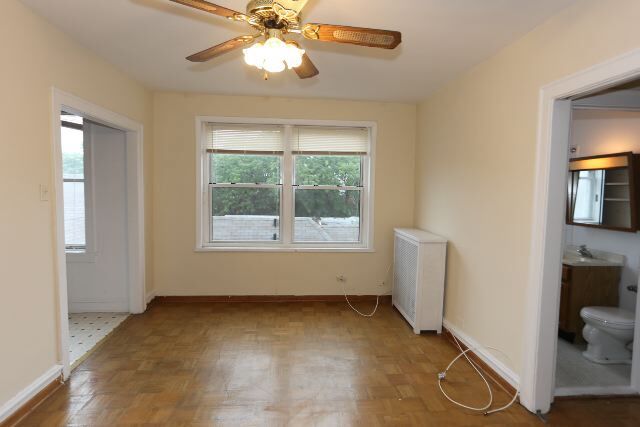 Building Photo - 653 W Belmont Ave