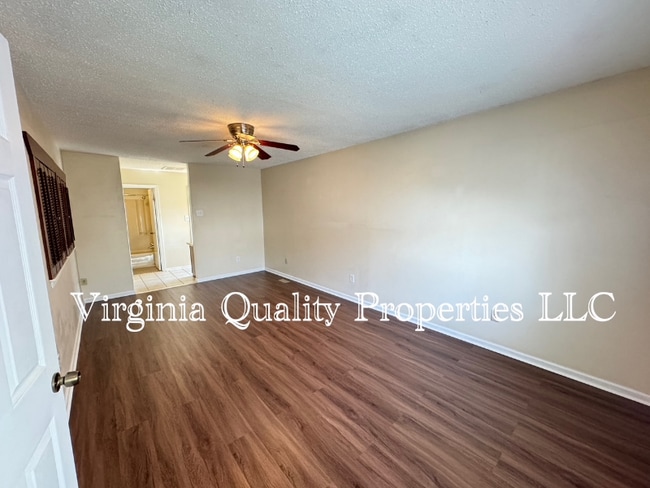 Building Photo - 5524 Glenville Cir