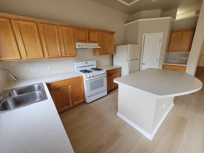 Building Photo - 1013 Howeth Dr