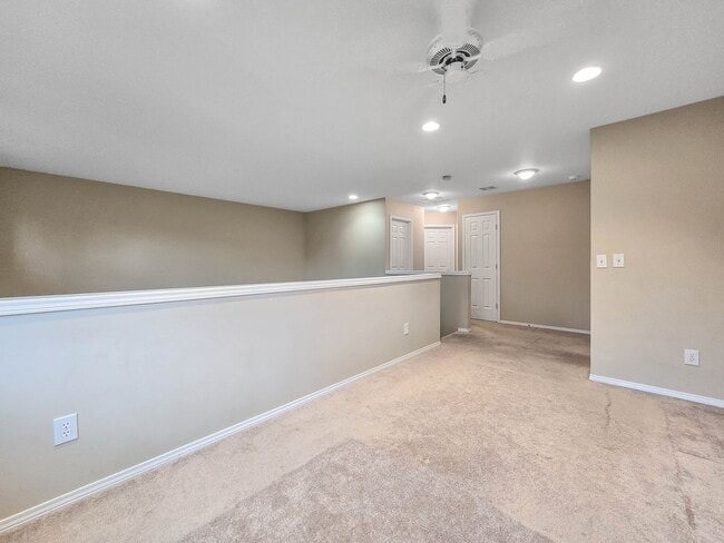 Building Photo - 2-Story modern home in Silver Firs. Large outdoor space!!!