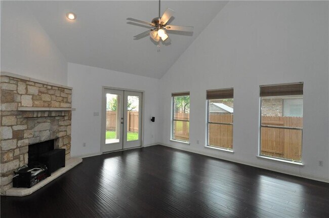 Building Photo - 3323 Pine Needle Cir