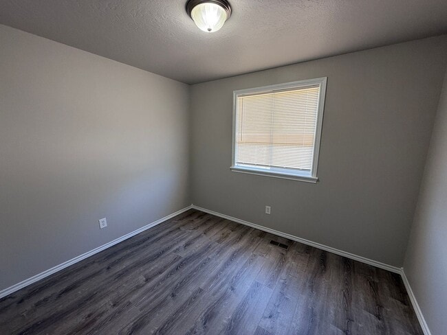 Building Photo - Beautifully Remodeled 4-Bedroom Nampa Home with Private Backyard.