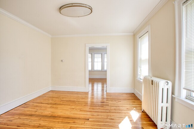 Building Photo - 44-46-46 Glendale Ave