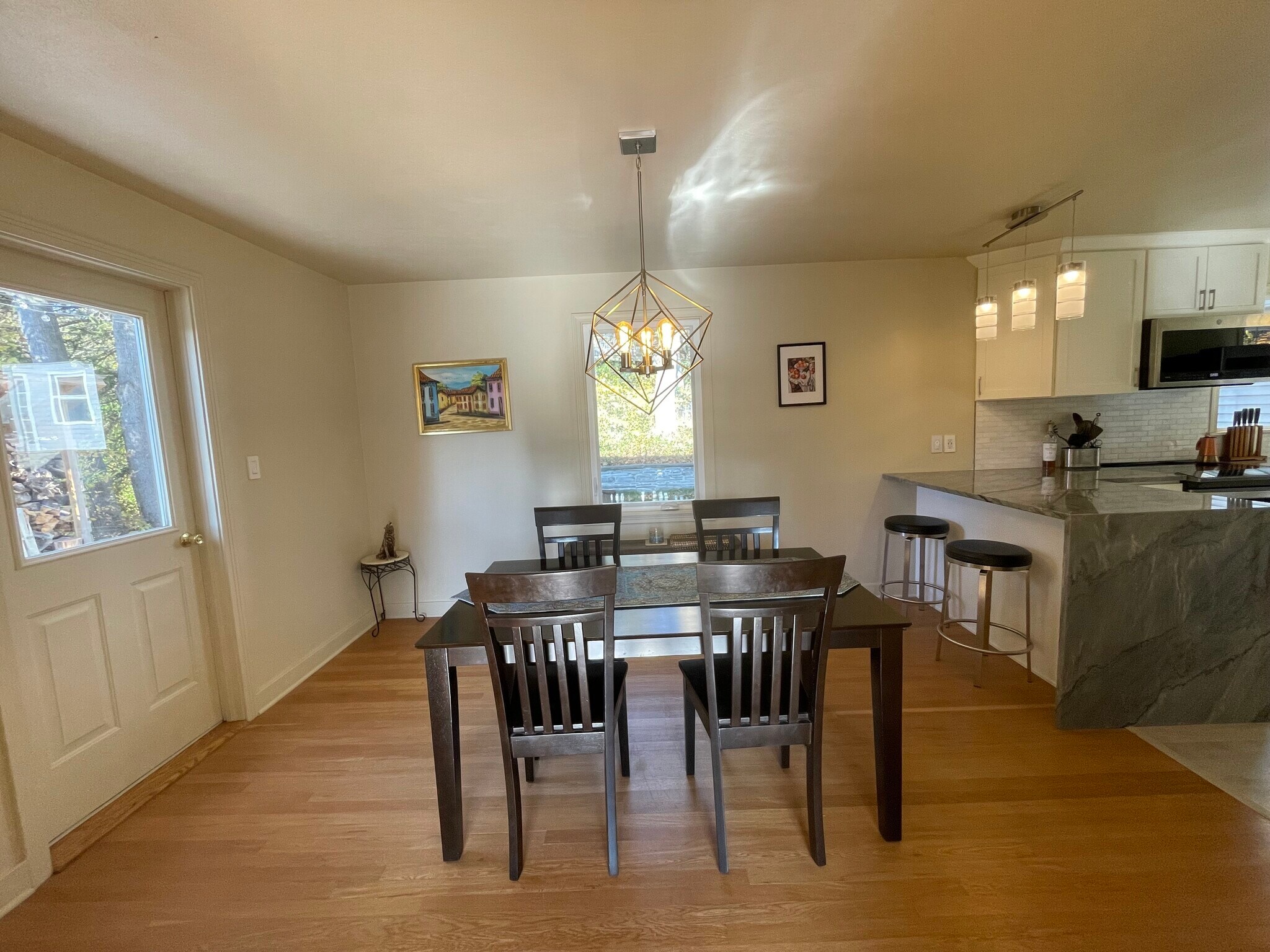 Building Photo - 206 Eastwood Ave