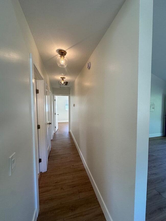 Building Photo - 335 S Grand St