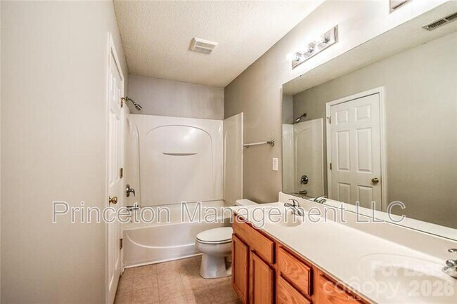 Building Photo - 126 Barnhardt Loop