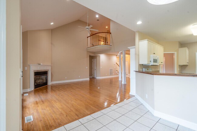 Building Photo - 1833 Waters Edge Dr