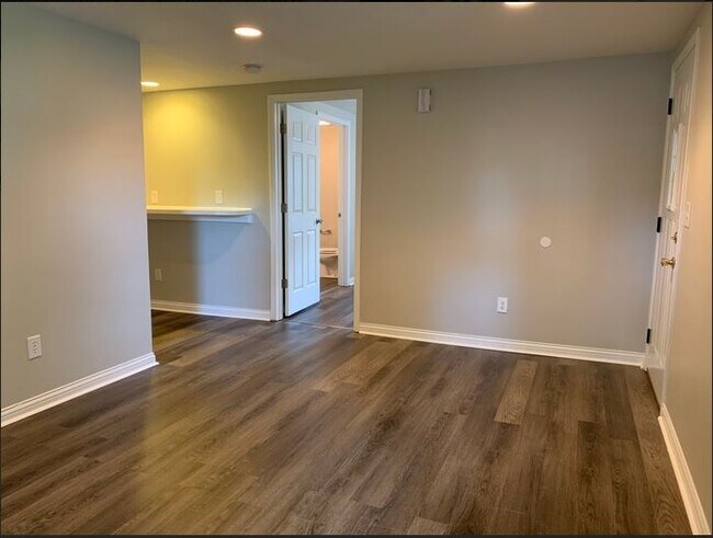 Building Photo - 3419 S Parker Ave