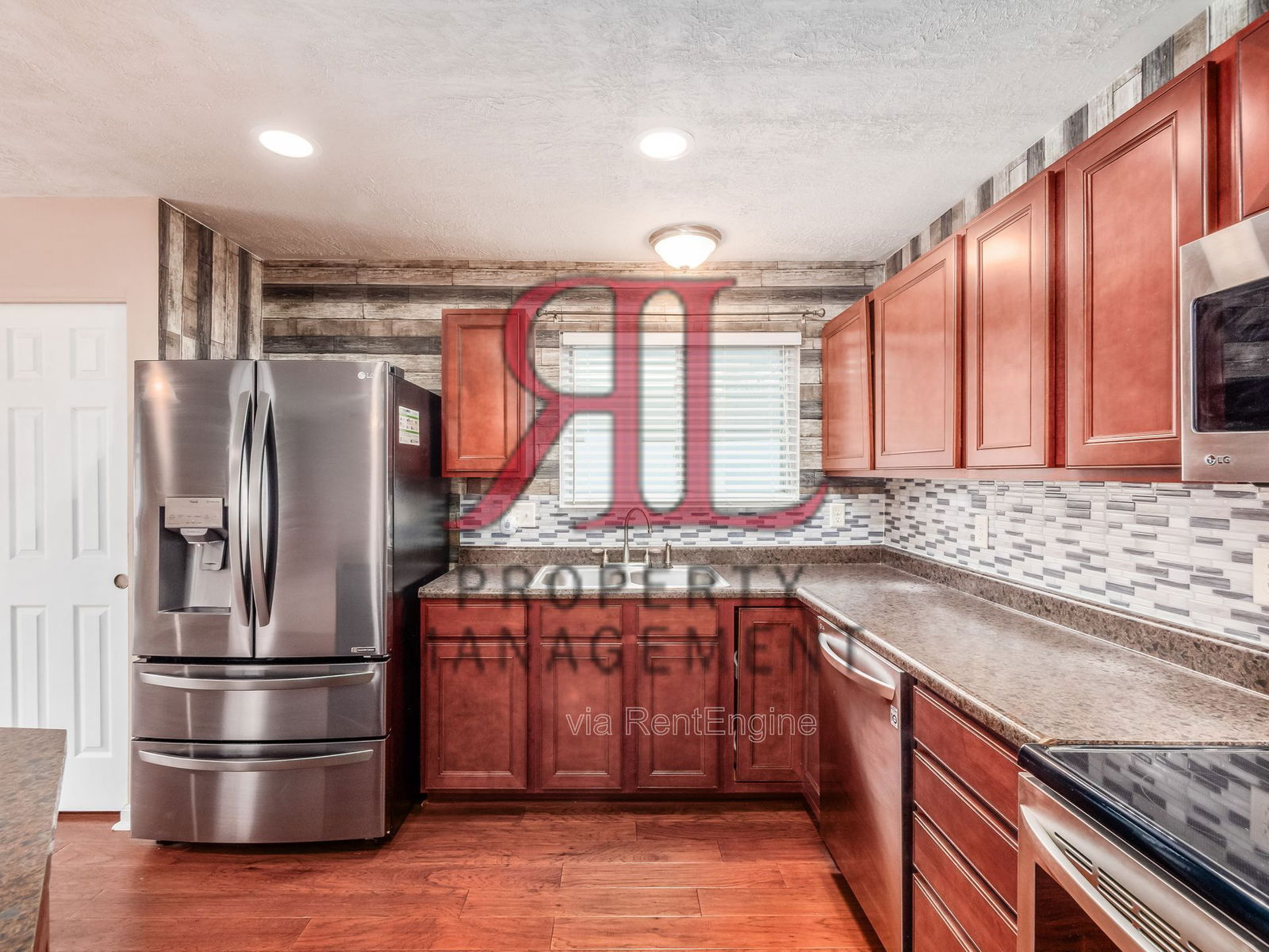 Building Photo - 1880 Prominence Dr