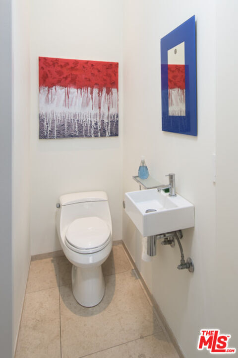 Building Photo - 1099 Vista Grande Dr