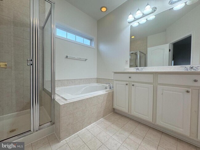 Building Photo - 42496 Coronado Terrace