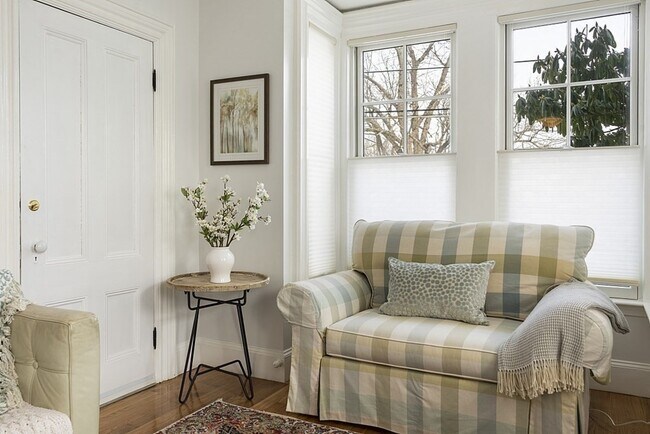 Building Photo - 13 Broadway Ave