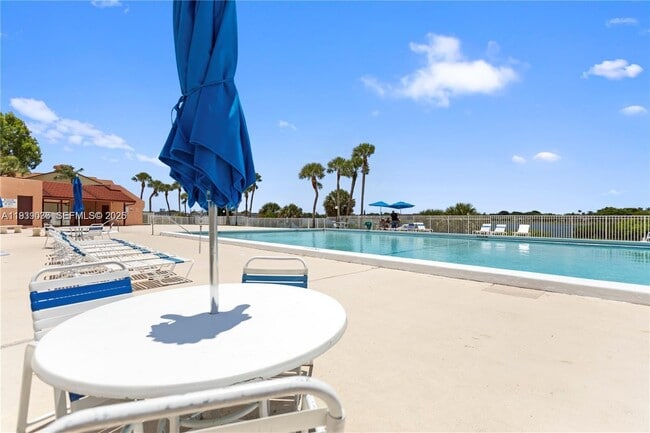 Building Photo - 20840 San Simeon Way