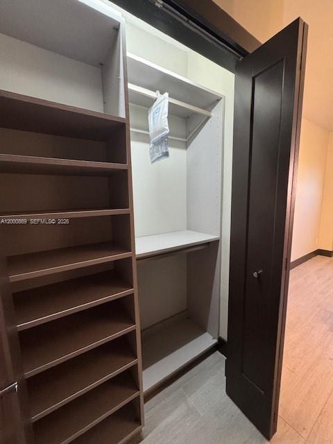 Building Photo - 90 Edgewater Dr