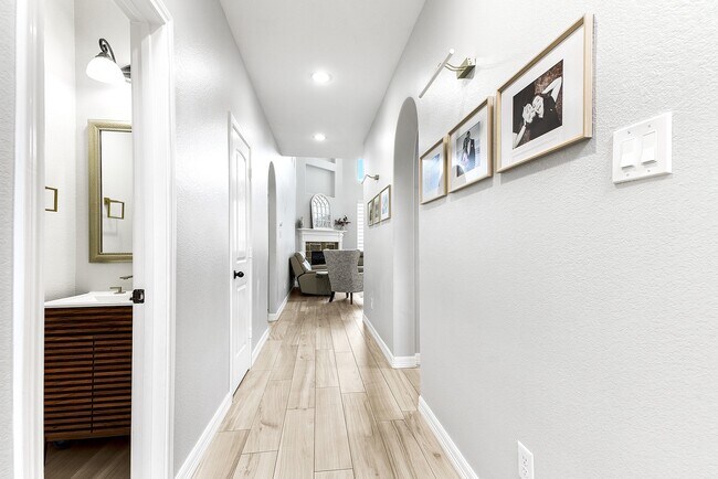 Building Photo - 29022 Pinnacle Ridge Dr