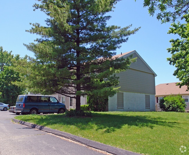 Building Photo - 304-322 Windsor Park Dr