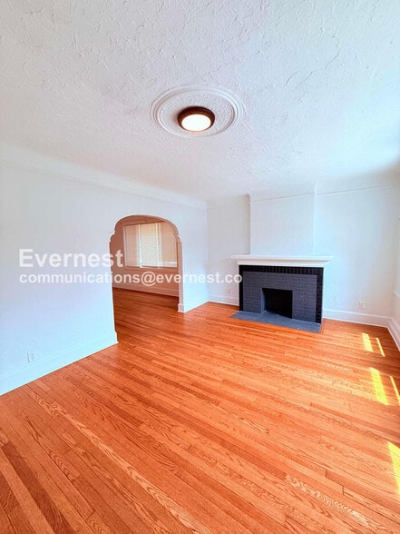 Building Photo - 3824 Tyler St