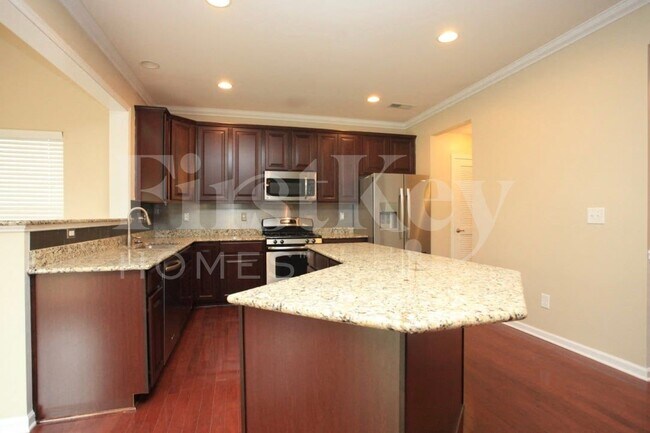 Building Photo - 3009 Fallondale Rd