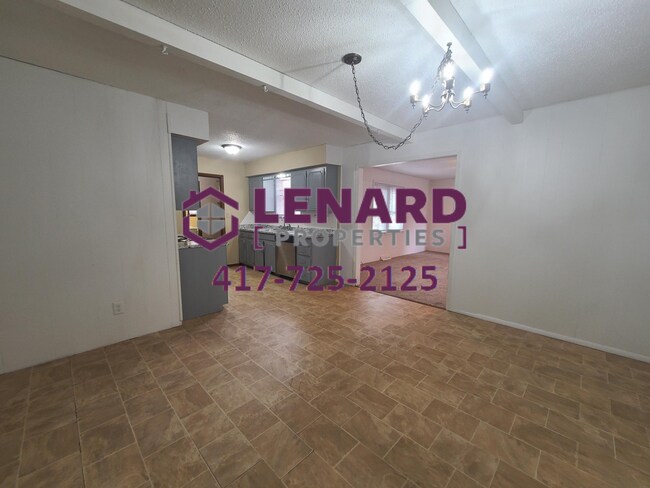 Building Photo - 1361 E Gretna St