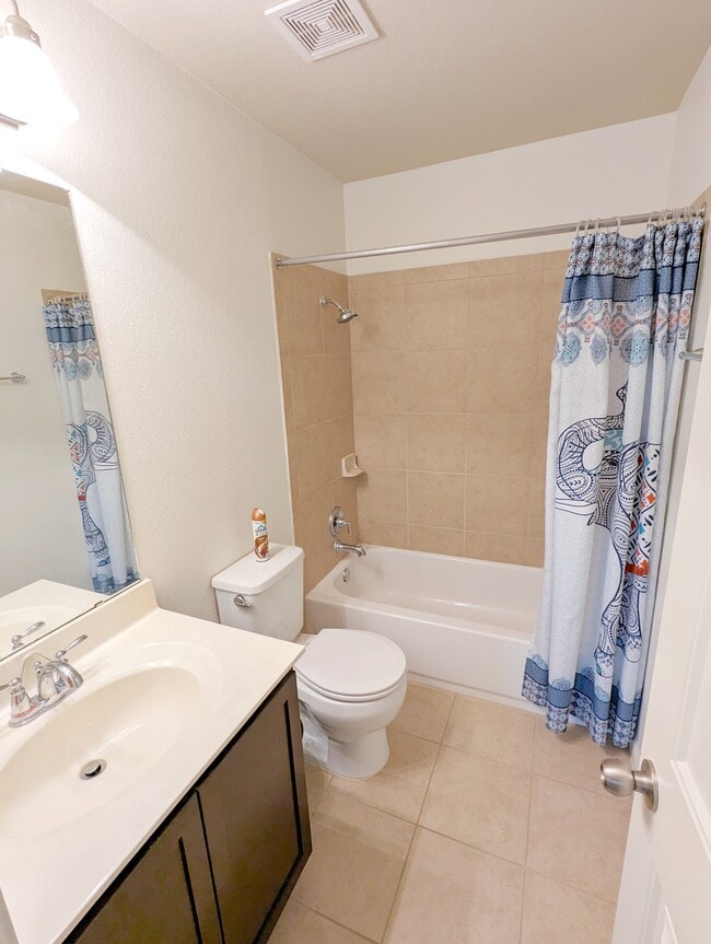 Building Photo - 1520 Beebrush Ln