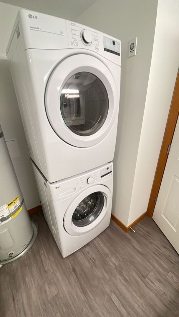 Building Photo - PRELEASING: 3 bdrm/1 bath Units Near WWU and Downtown!