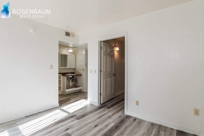 Building Photo - 770 N Dodge Blvd