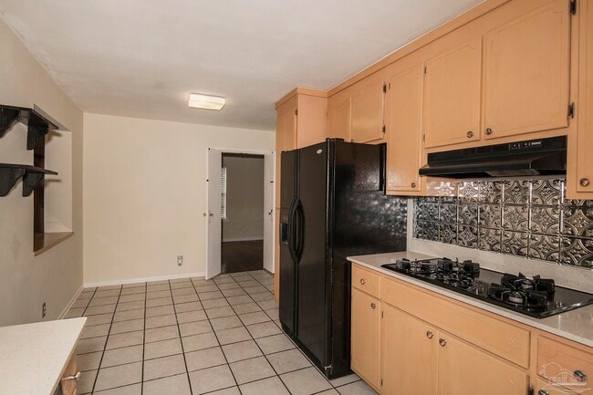 Building Photo - 6314 White Oak Dr