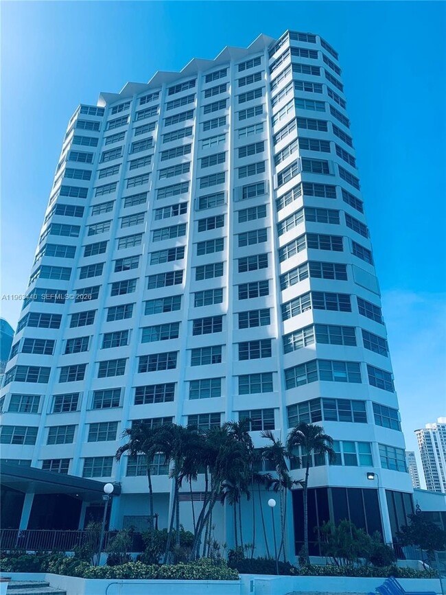 Building Photo - 801 Brickell Bay Dr