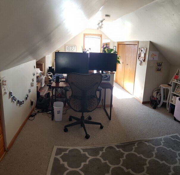 Building Photo - 1315 N 20th Ave E