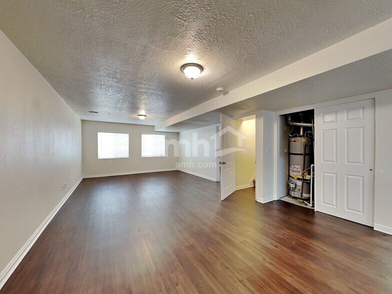 Building Photo - 5697 S Stone Flower Way