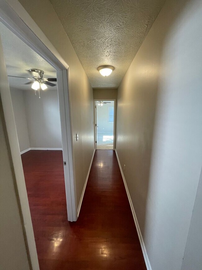 Building Photo - Beautiful 4 bed home