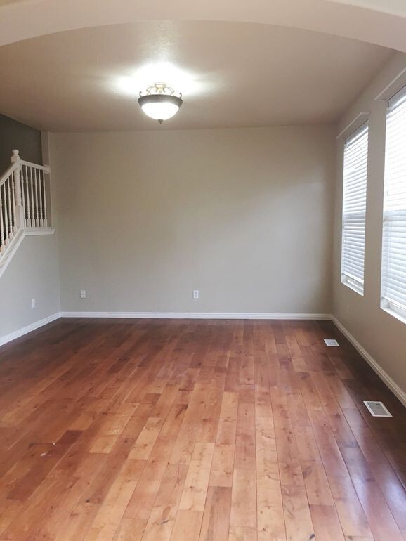 Building Photo - Pet friendly 3 bed/2.5 bath for Rent in Bl...