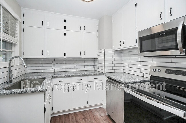 Building Photo - 1419 Herrin Ave