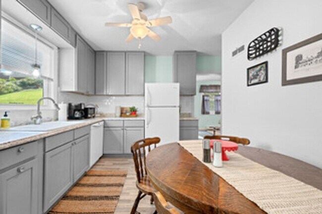 Building Photo - 3 Bedroom Home in Lynchburg