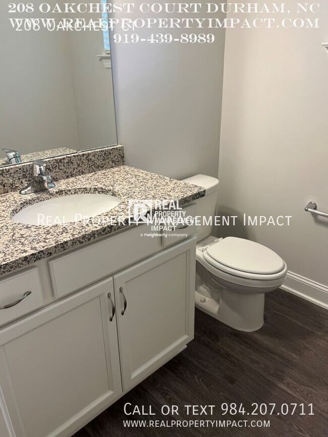 Building Photo - 208 Oakchest Ct