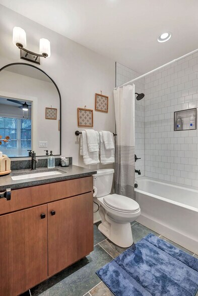 Building Photo - 1701 Portland Ave